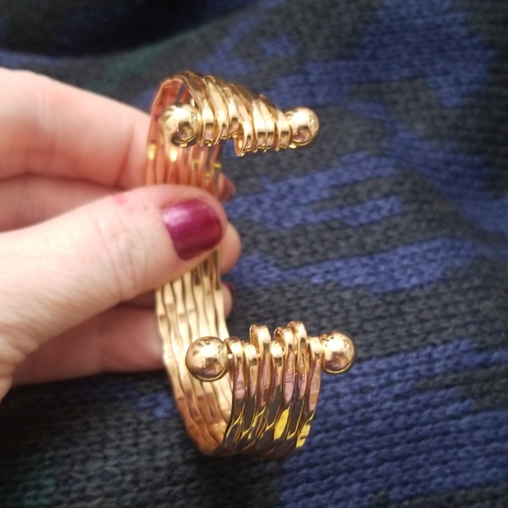 GOLD TONE 🌟 BRACELET - Picture 4 of 6